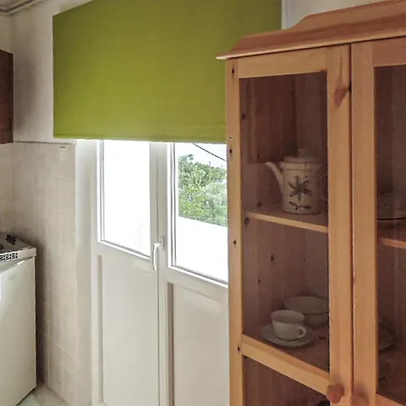 Apartman Awesome In With Kitchen Martinšćica