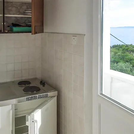 Apartman Awesome In With Kitchen